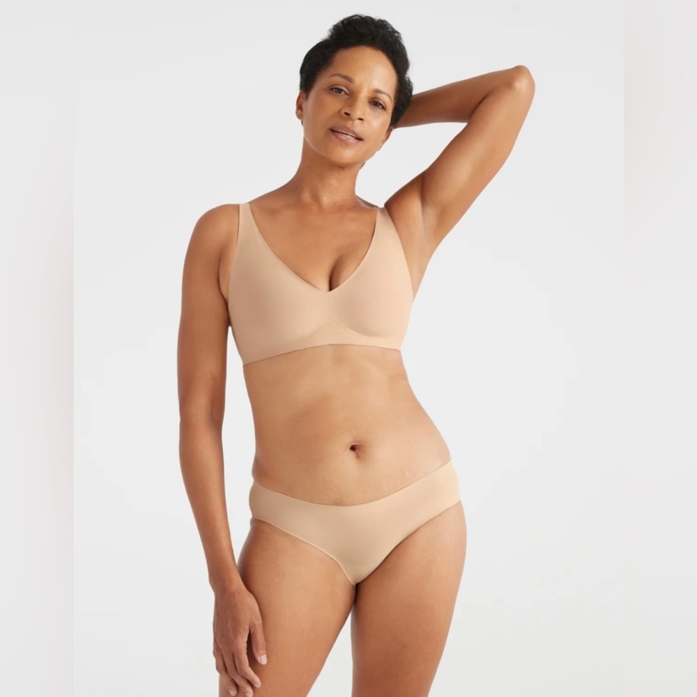 Knix - Revolution Wireless V-Neck Bra